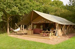 10% off April and Easter holidays 2025 Image
