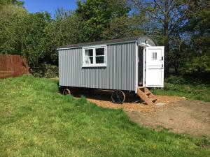 Five Wyches Farm Image