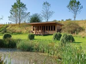 Hillside Hideaway Image