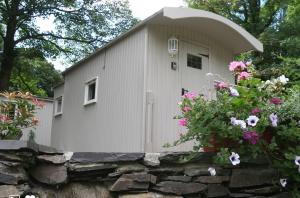 Woodmans Huts Image