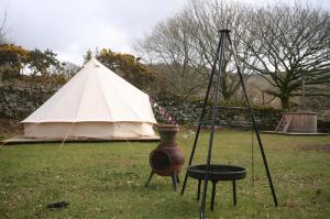 Dinas Glamping with Hot Tub in Snowdonia Image